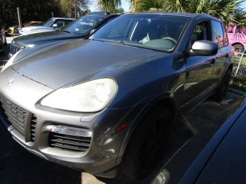  Salvage Porsche Cayenne
