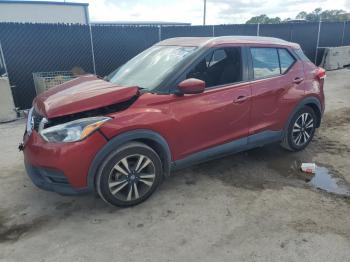  Salvage Nissan Kicks