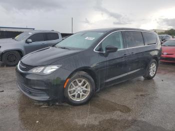  Salvage Chrysler Pacifica