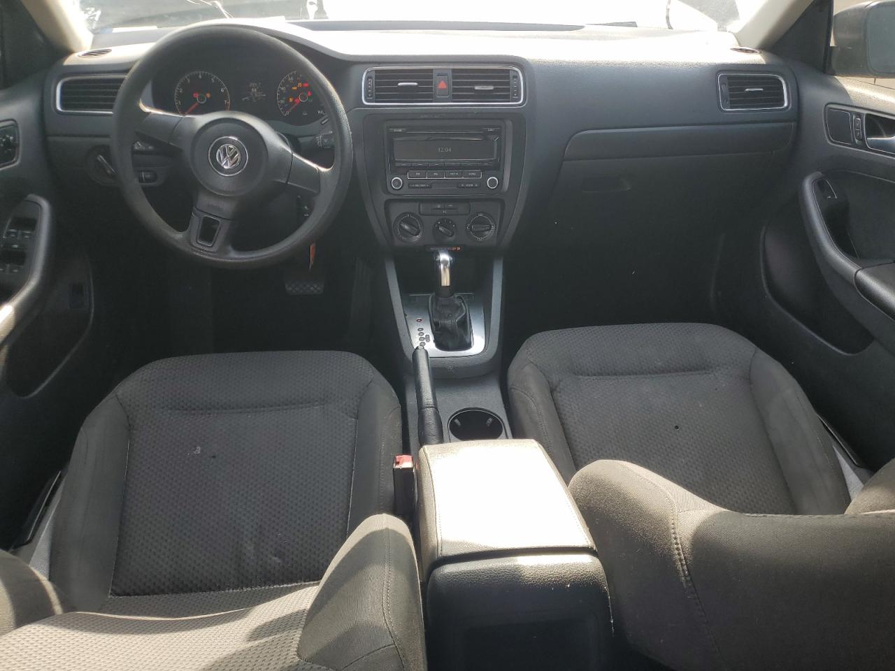 Volkswagen Jetta Base Image 6