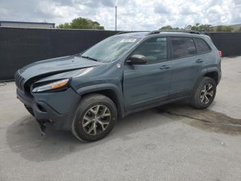  Salvage Jeep Cherokee