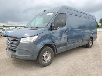  Salvage Mercedes-Benz Sprinter