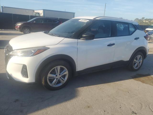  Salvage Nissan Kicks