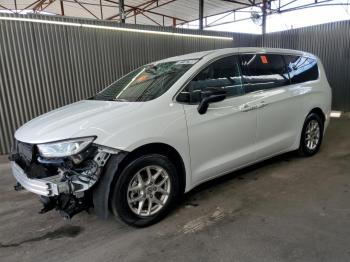  Salvage Chrysler Pacifica