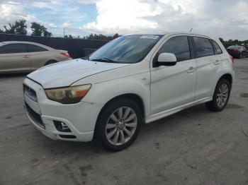  Salvage Mitsubishi Outlander