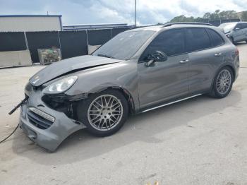  Salvage Porsche Cayenne