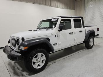  Salvage Jeep Gladiator