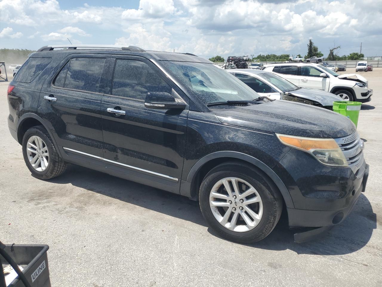 Ford Explorer Xlt Image 3