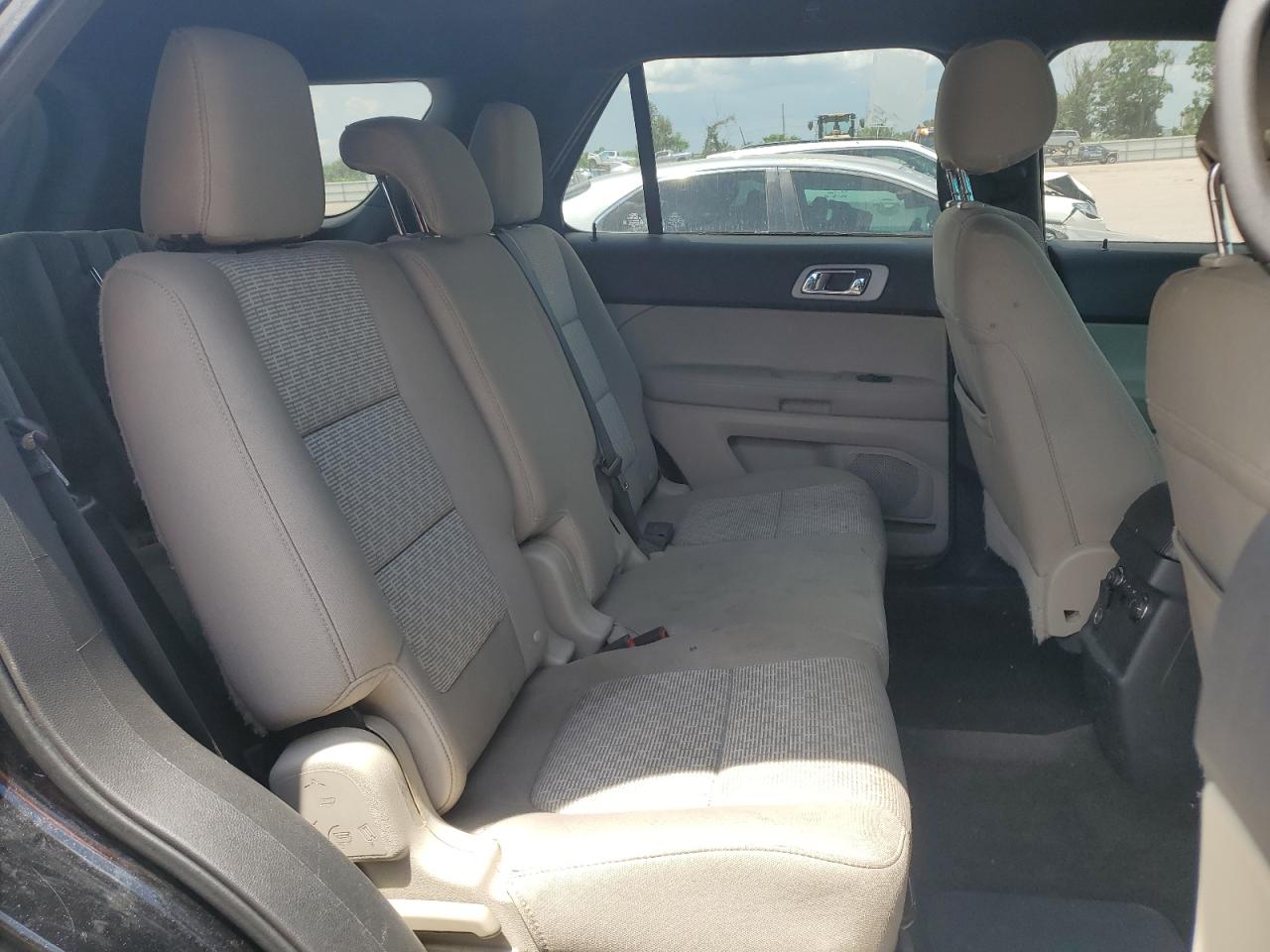 Ford Explorer Xlt Image 8