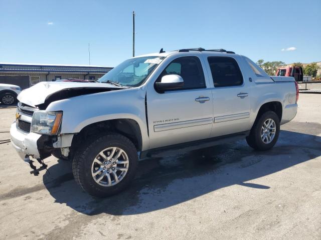  Salvage Chevrolet Avalanche