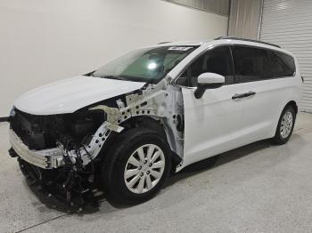  Salvage Chrysler Pacifica