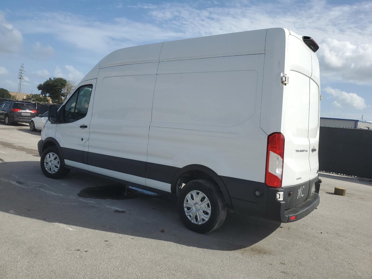 Ford Transit T-350 Image 5