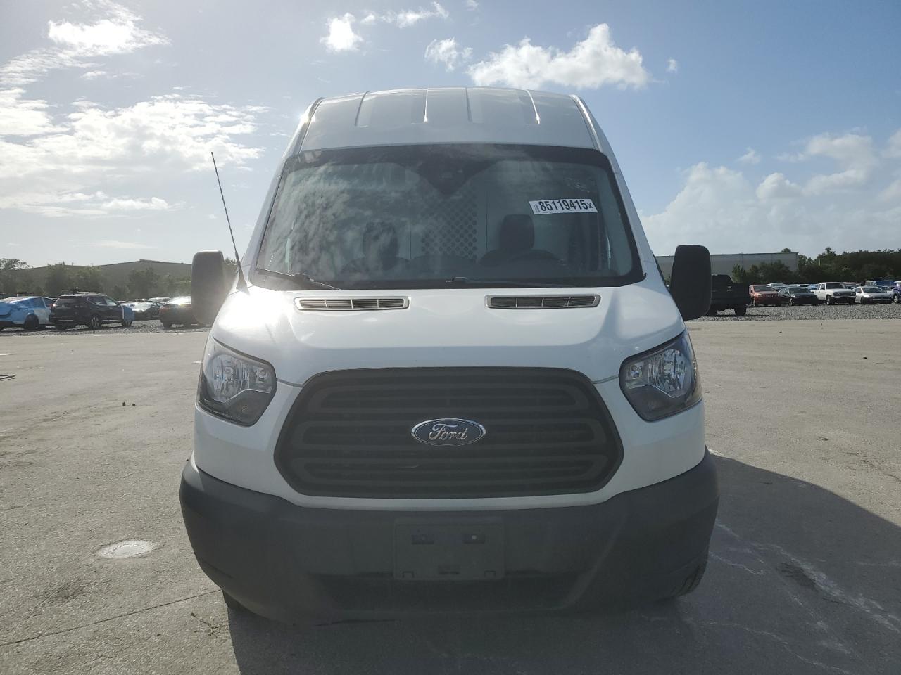Ford Transit T-350 Image 3