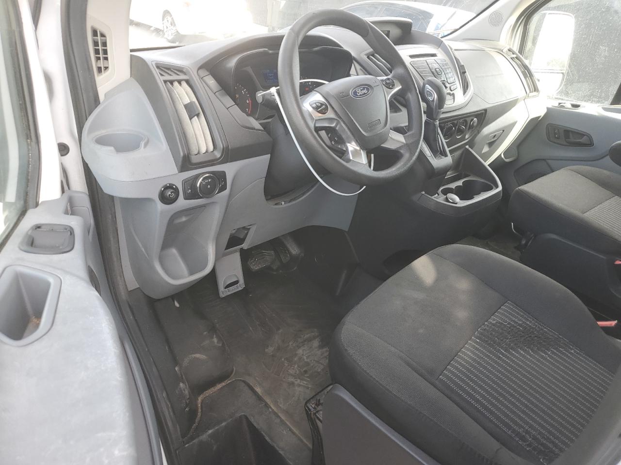 Ford Transit T-350 Image 9