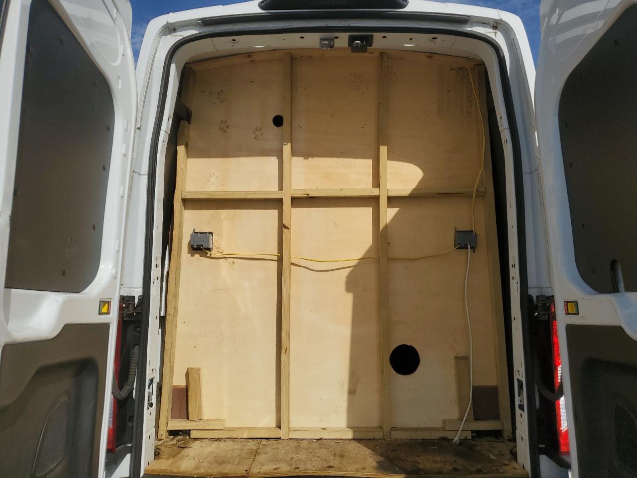 Ford Transit T-350 Image 13