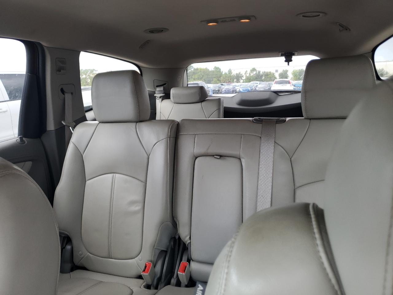 Chevrolet Traverse Lt Image 2