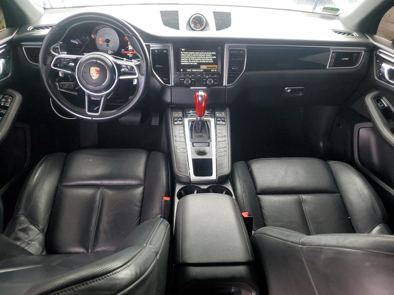 Porsche Macan S Image 7