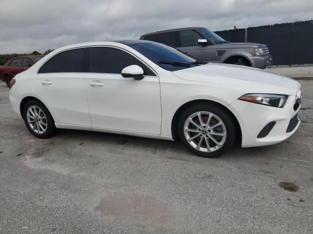 Mercedes-Benz A-Class 220 Image 4