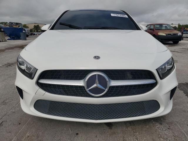 Mercedes-Benz A-Class 220 Image 11