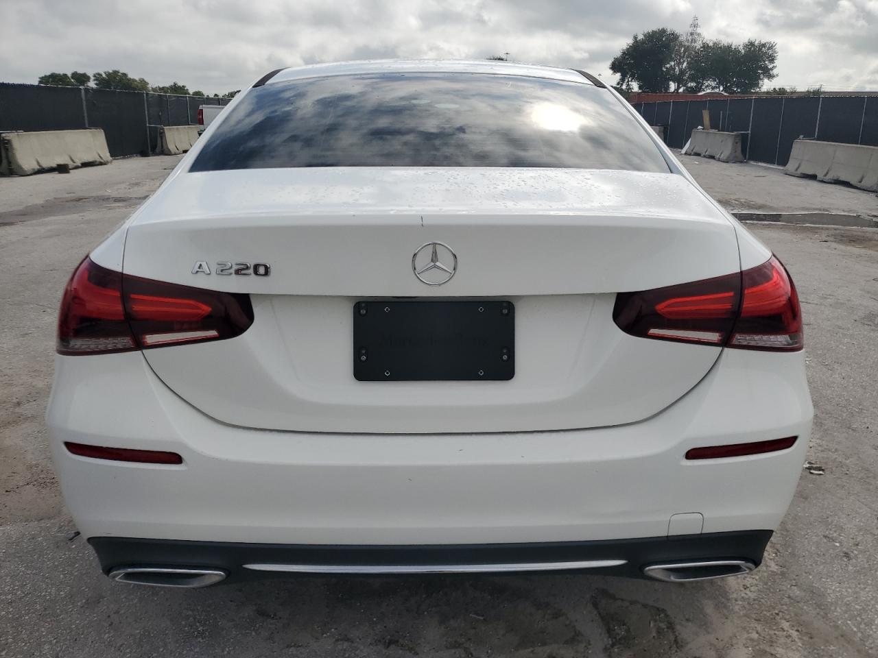 Mercedes-Benz A-Class 220 Image 5