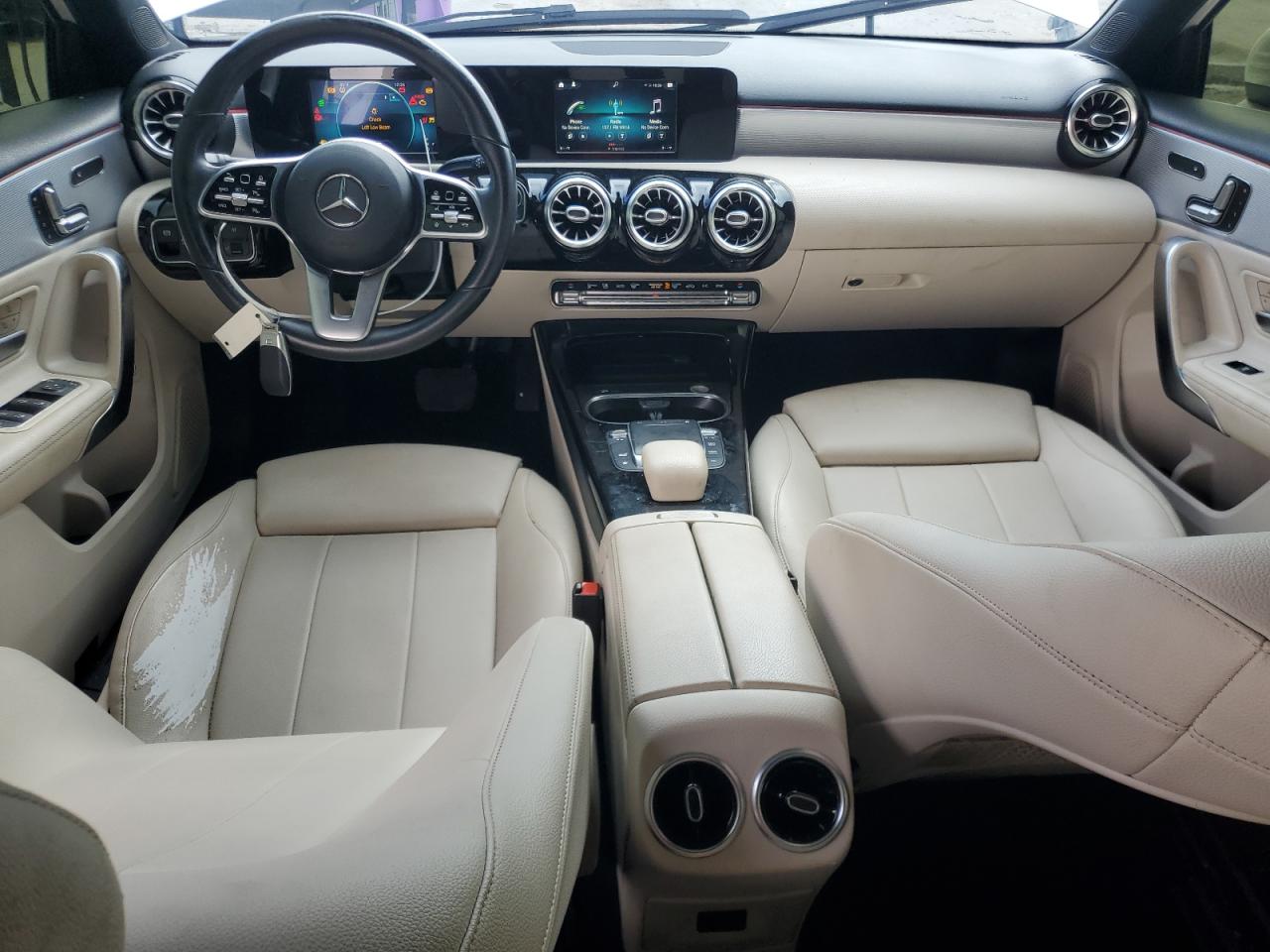 Mercedes-Benz A-Class 220 Image 8