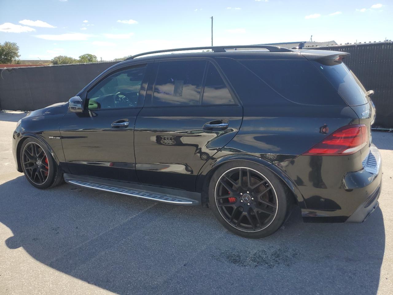 Mercedes-Benz GLE 63 Amg-s 4matic Image 6