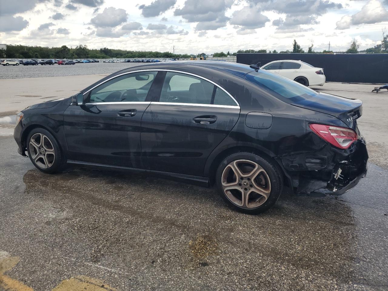 Mercedes-Benz Cla-class 250 4matic Image 4