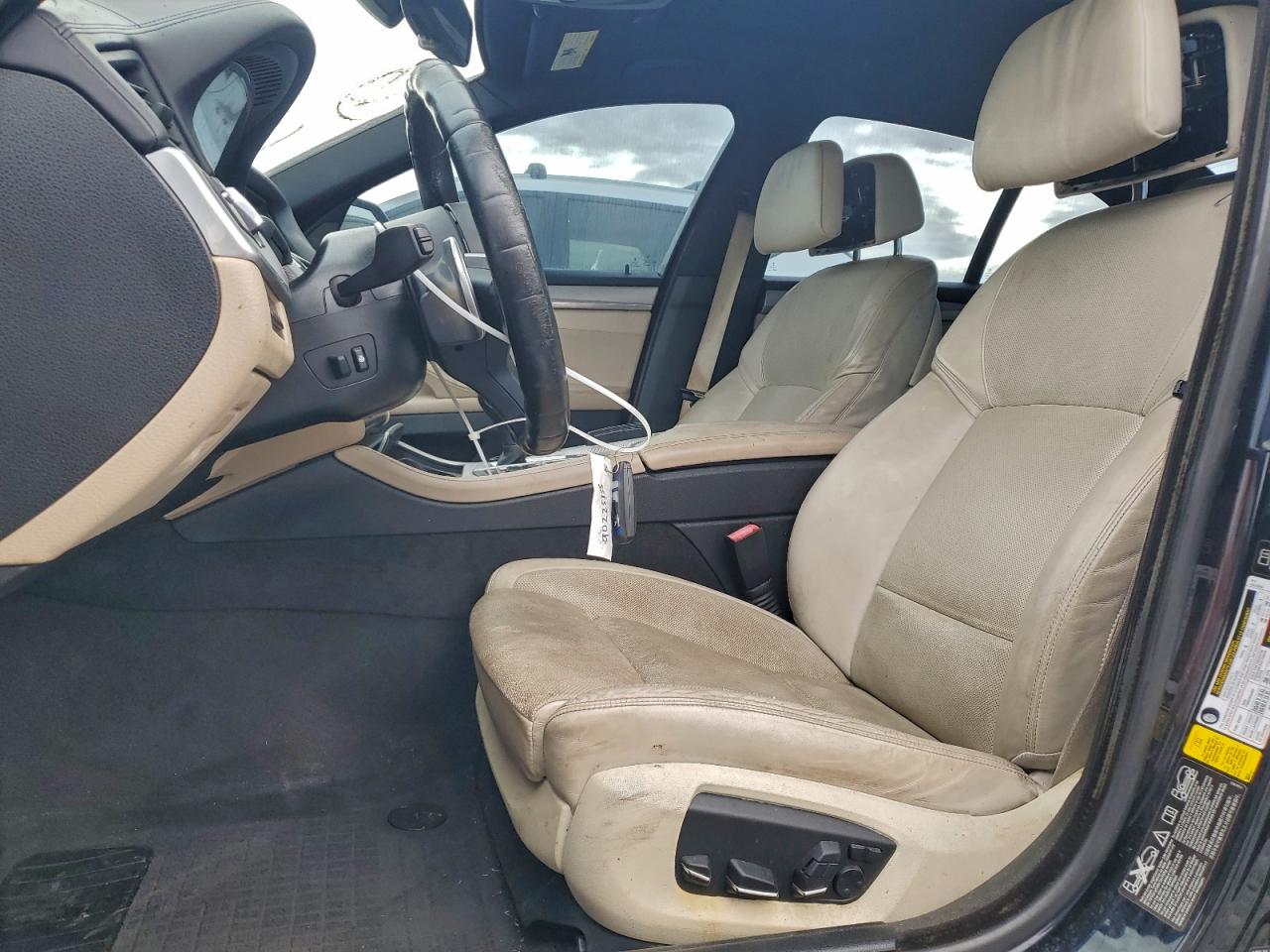 BMW 5 Series Xi Image 13