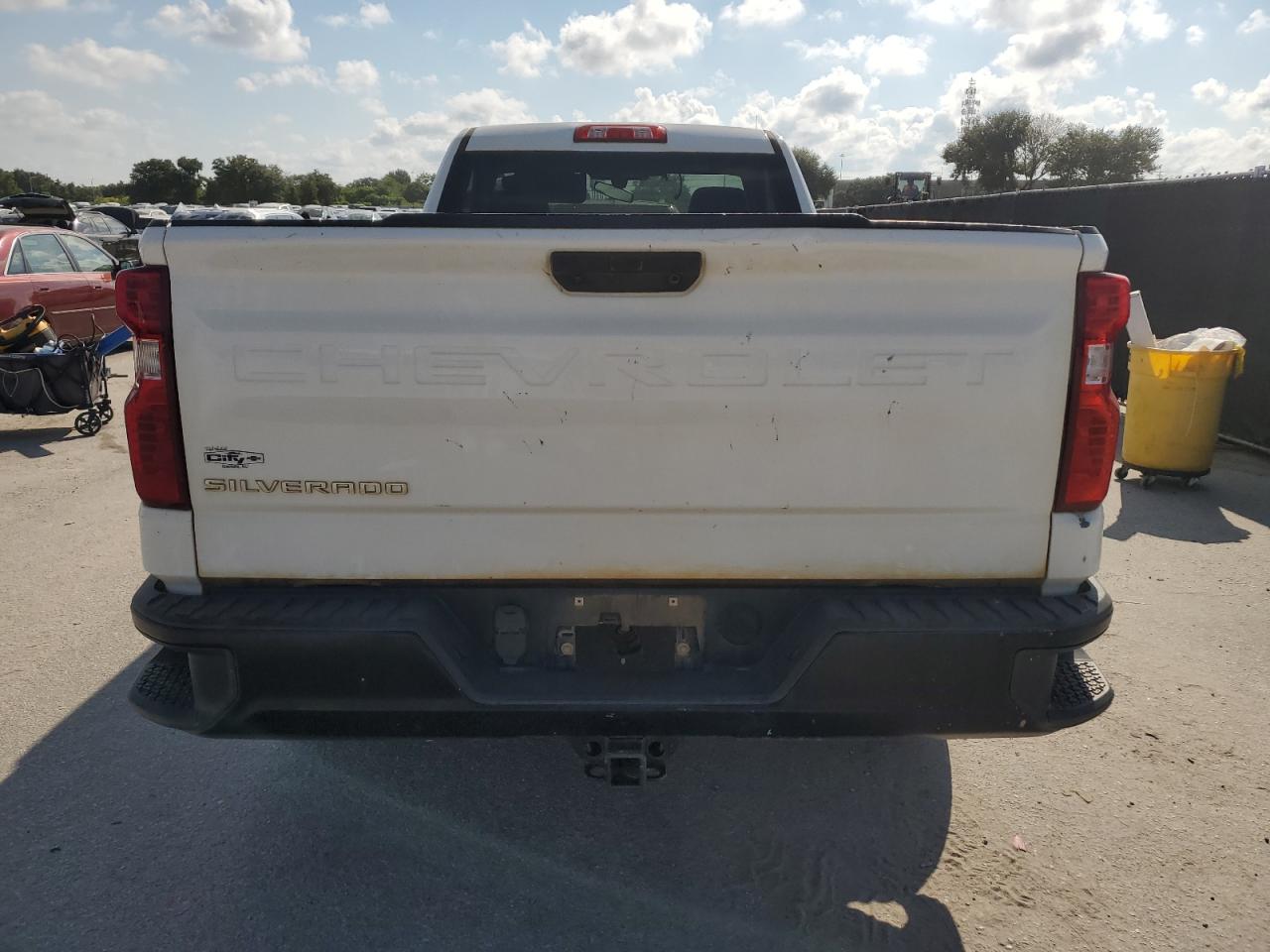 Chevrolet Silverado C1500 Image 7