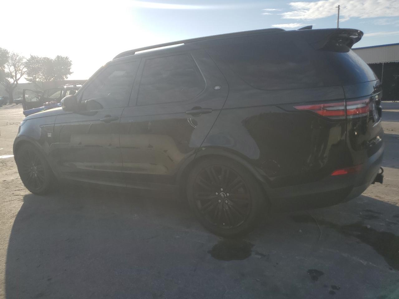 Land Rover Discovery Hse Luxury Image 2