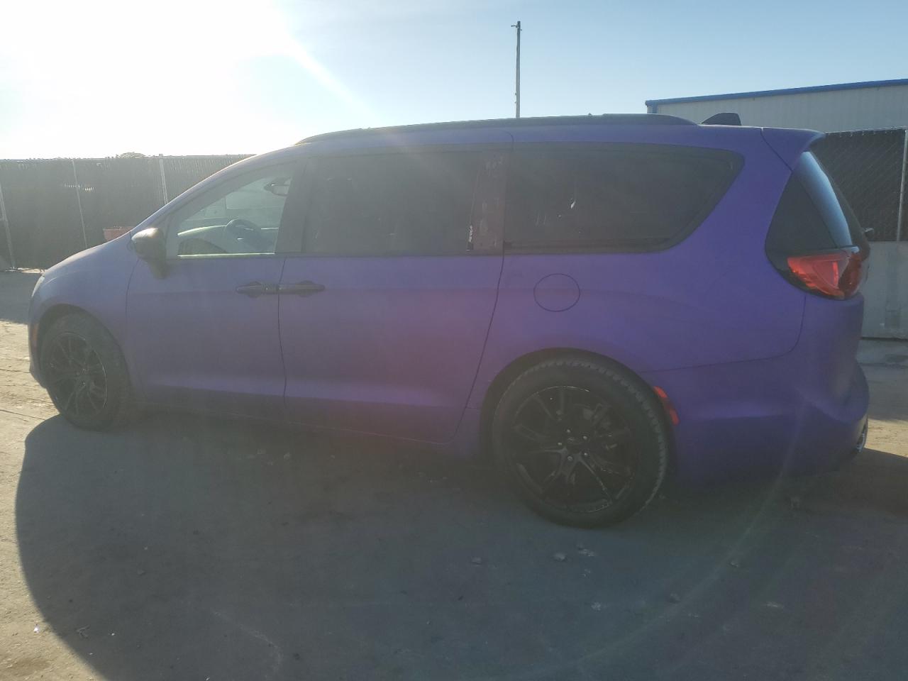 Chrysler Pacifica Touring L Image 5