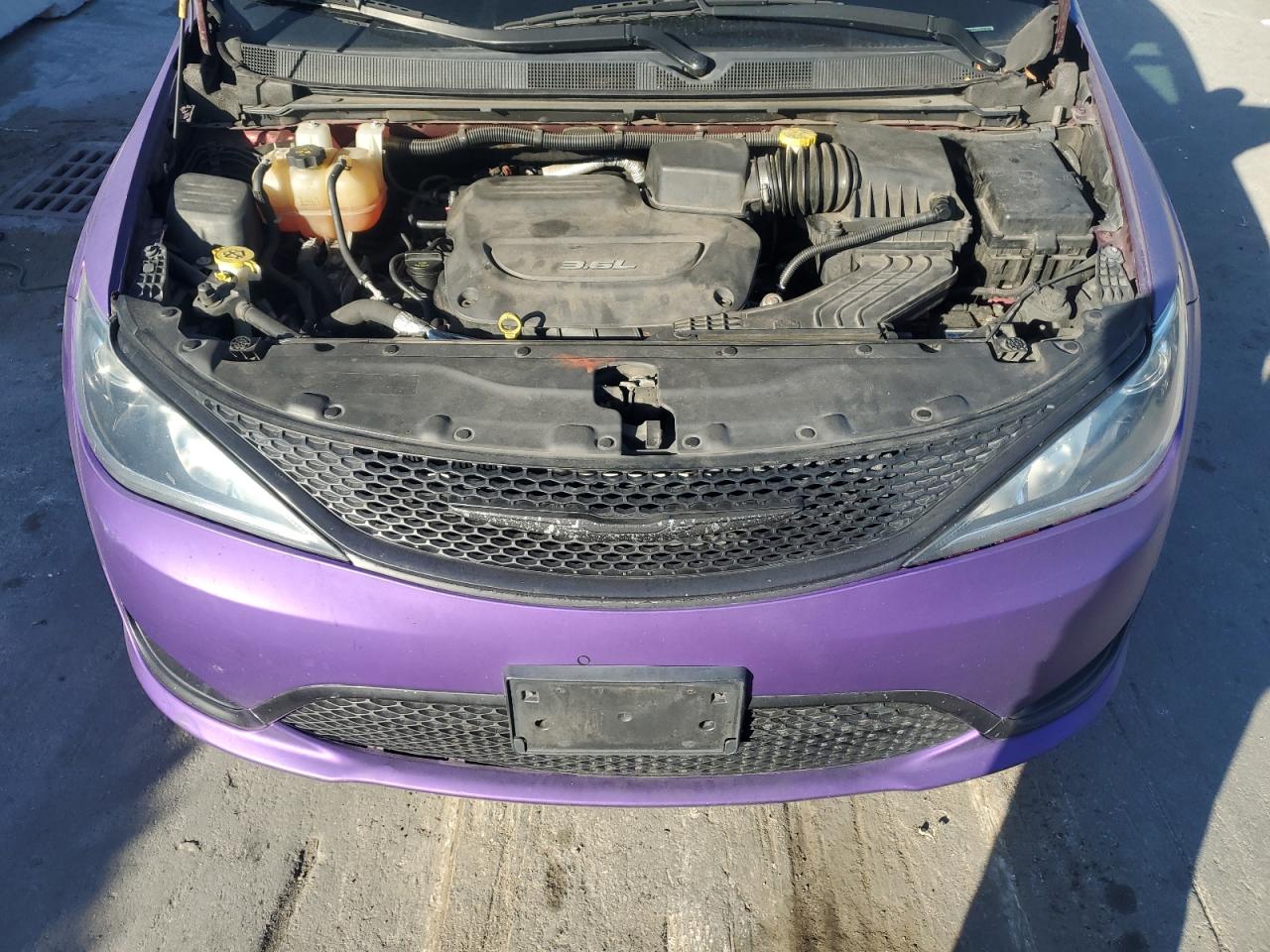 Chrysler Pacifica Touring L Image 13