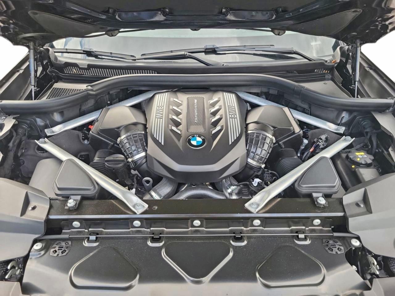 BMW X Series M50i Image 2
