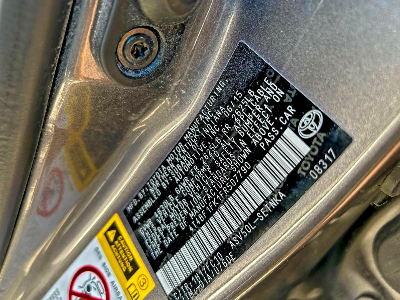 Toyota Camry Le Image 9