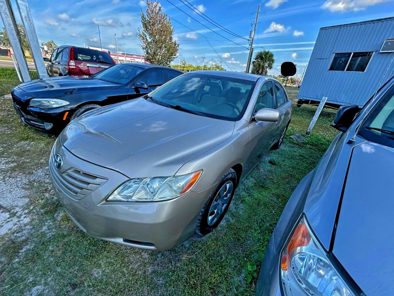 Toyota Camry Ce Image 5