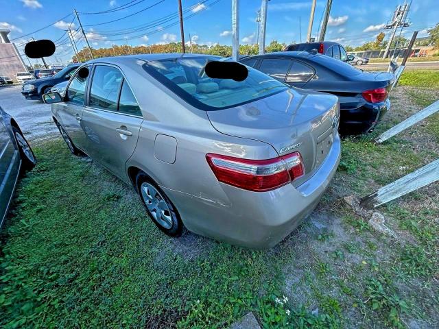 Toyota Camry Ce Image 9