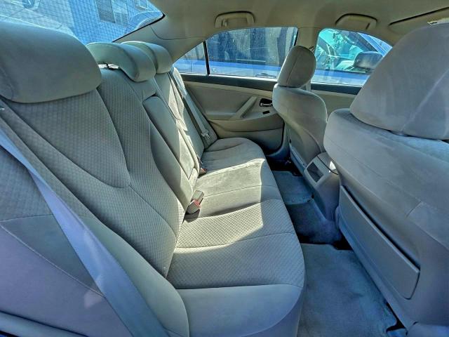 Toyota Camry Ce Image 7