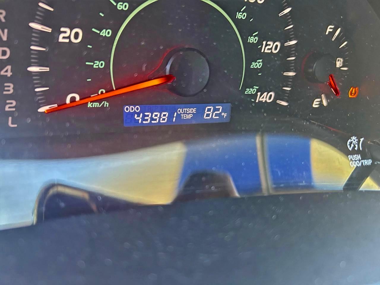 Toyota Camry Ce Image 2