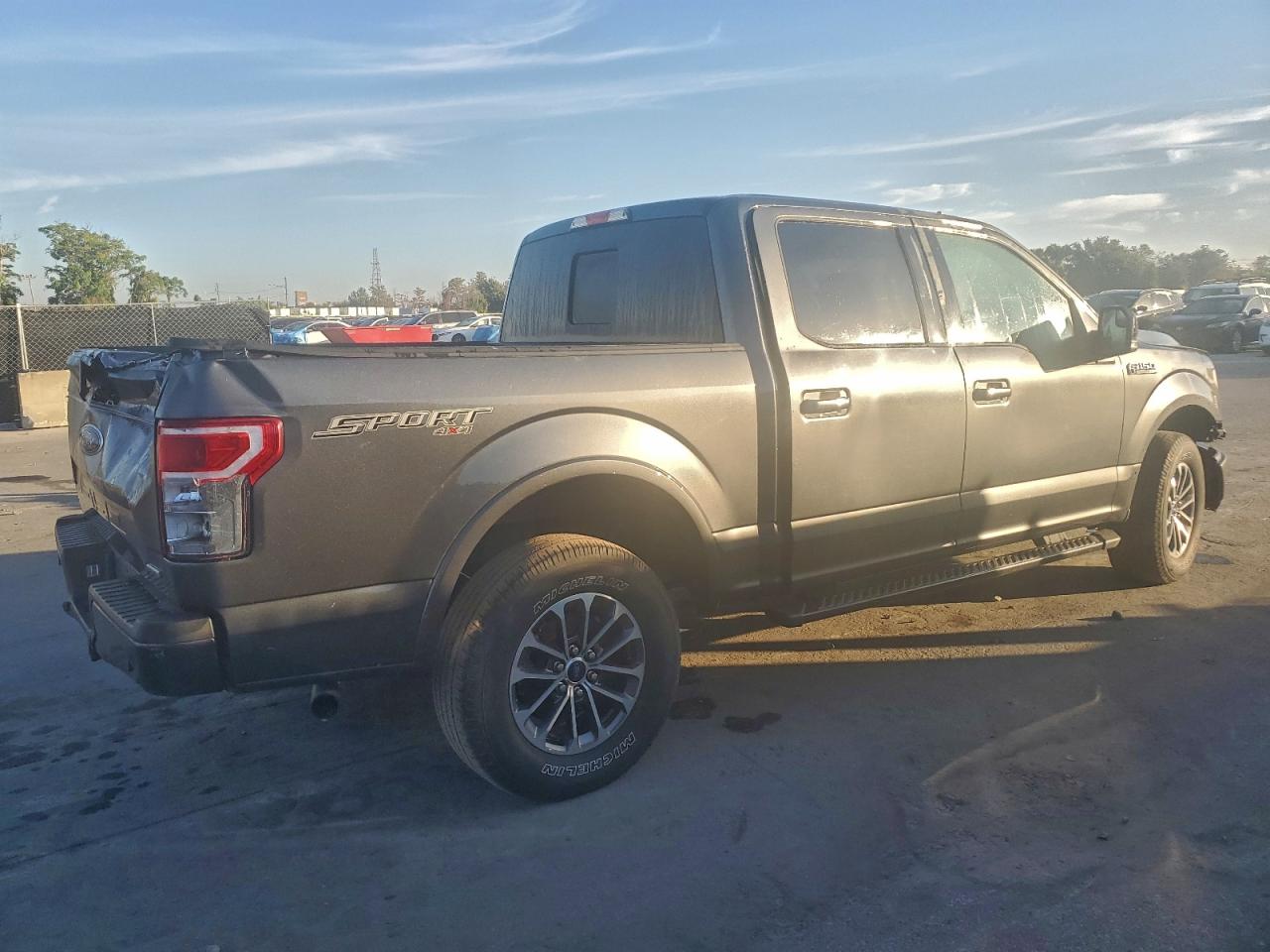 Ford F-150 Supercrew Image 2