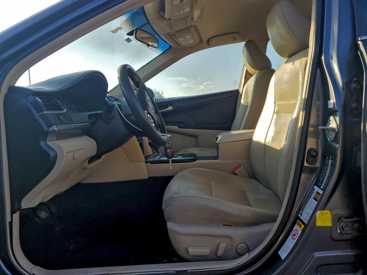 Toyota Camry Base Image 10