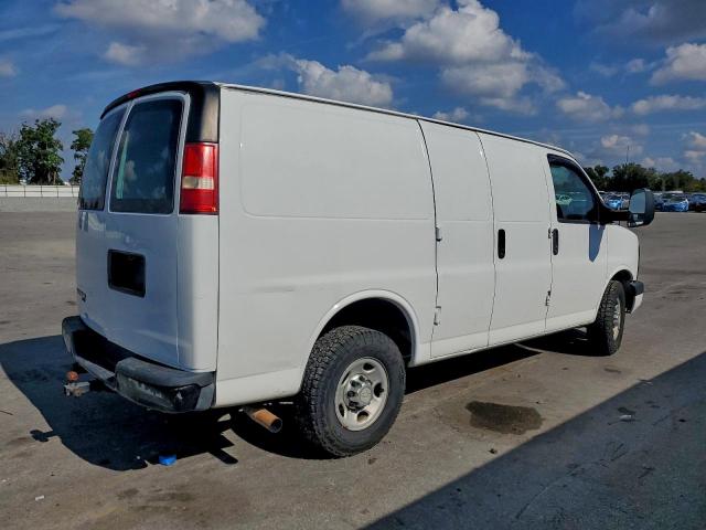 Chevrolet Express Image 9