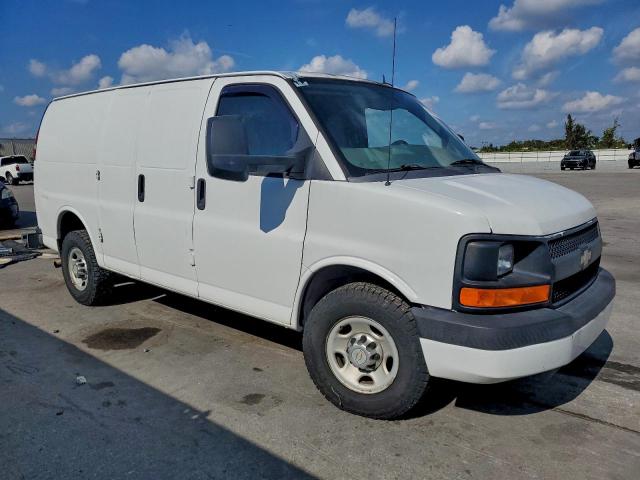 Chevrolet Express Image 8