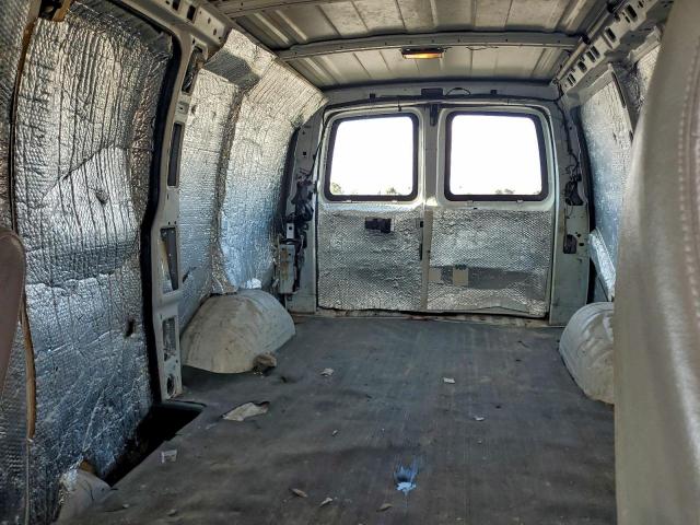 Chevrolet Express Image 5