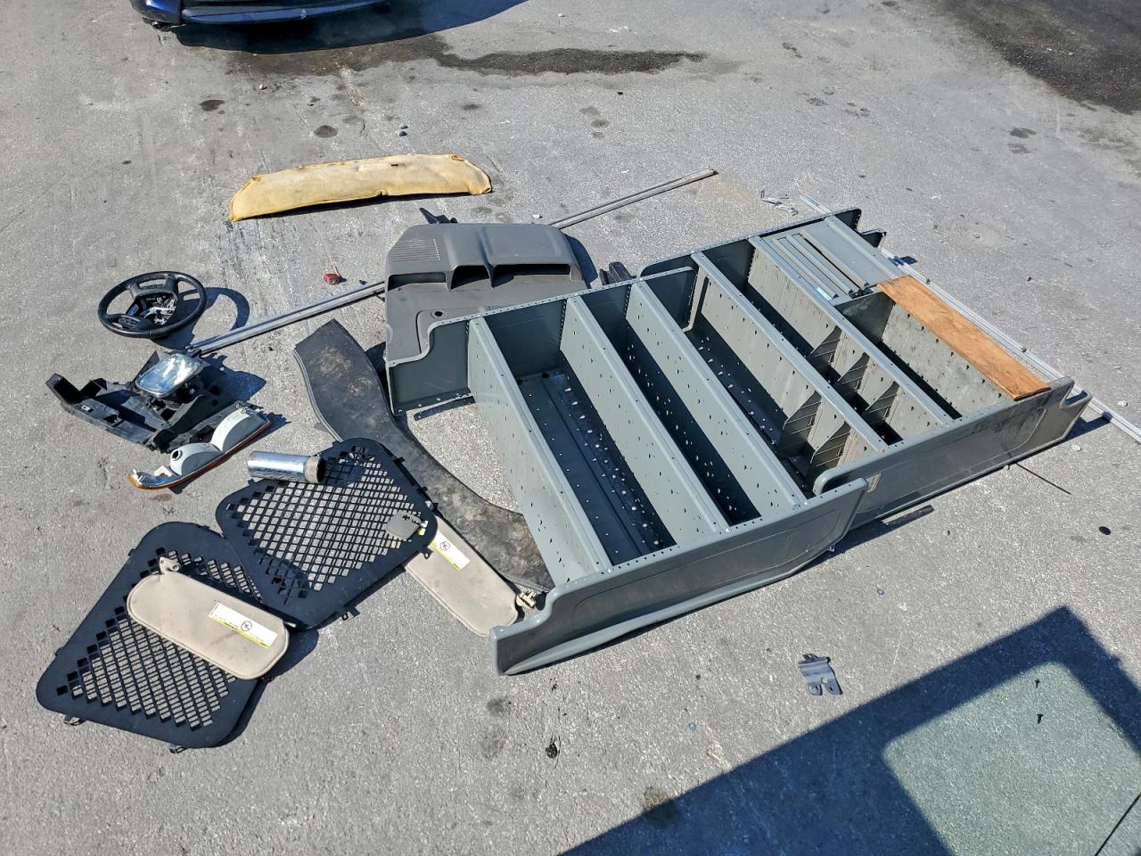 Chevrolet Express Image 6