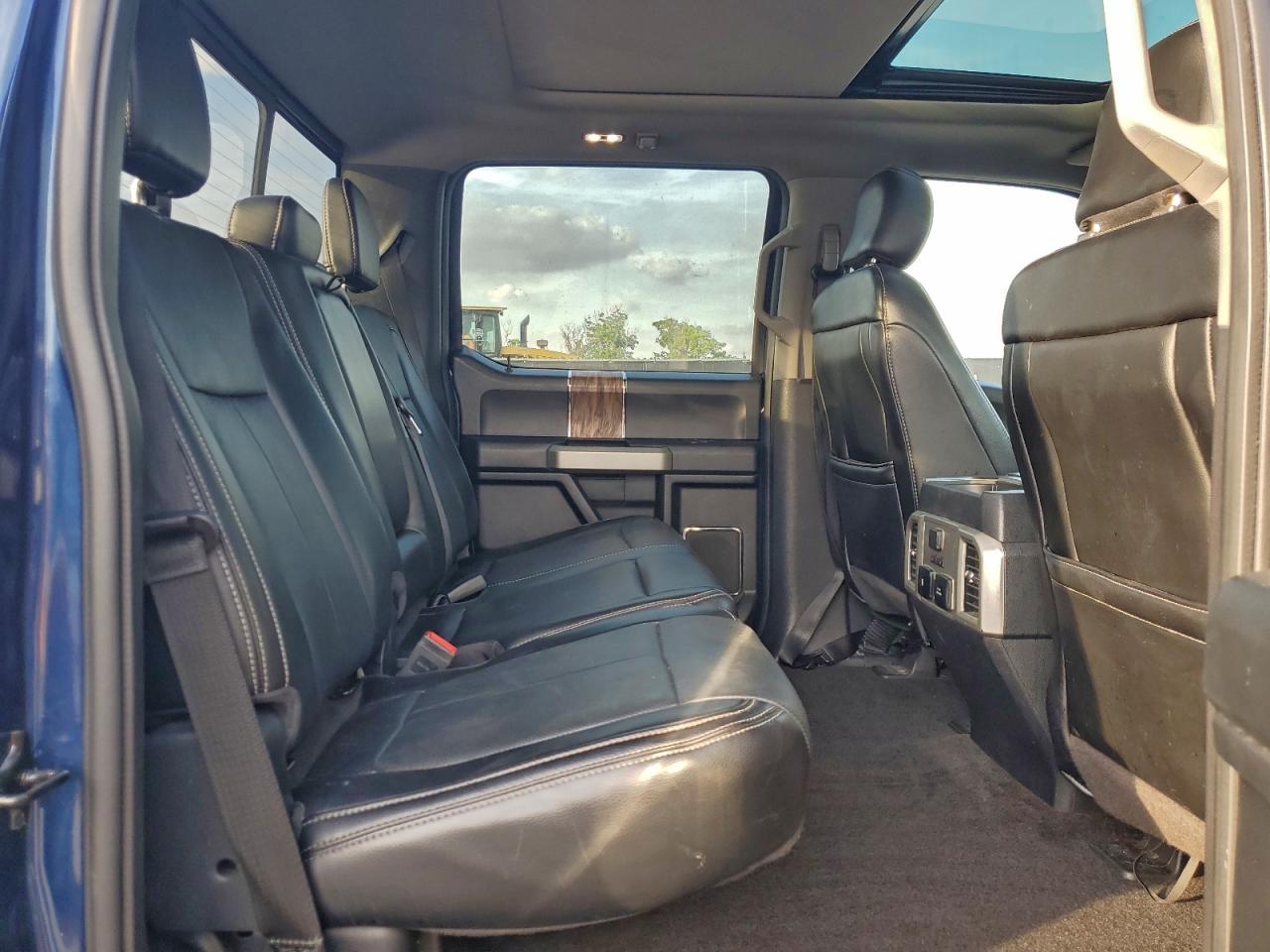 Ford F-150 Supercrew Image 5