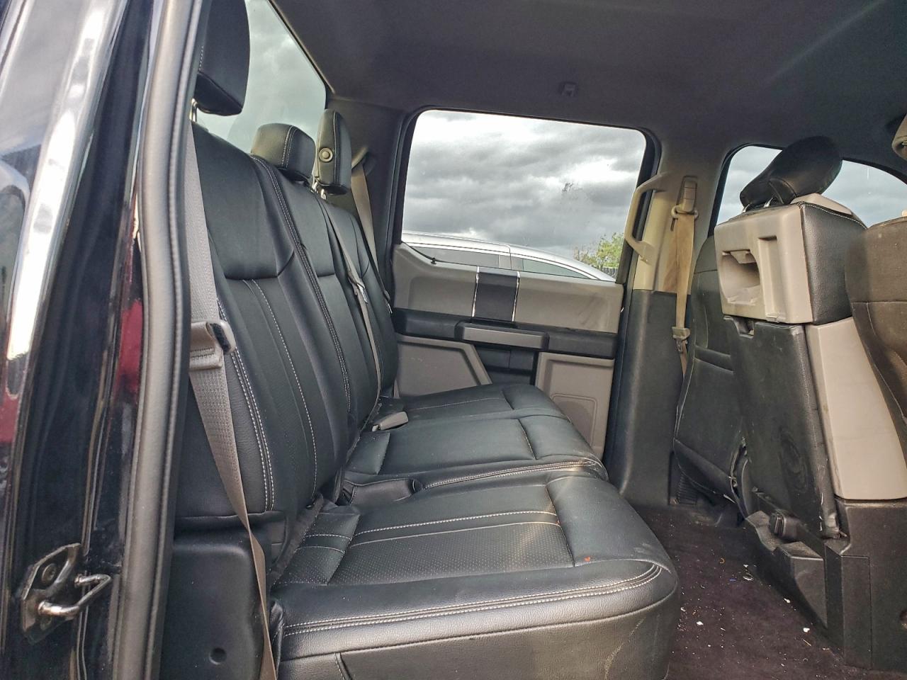 Ford F-150 Supercrew Image 12