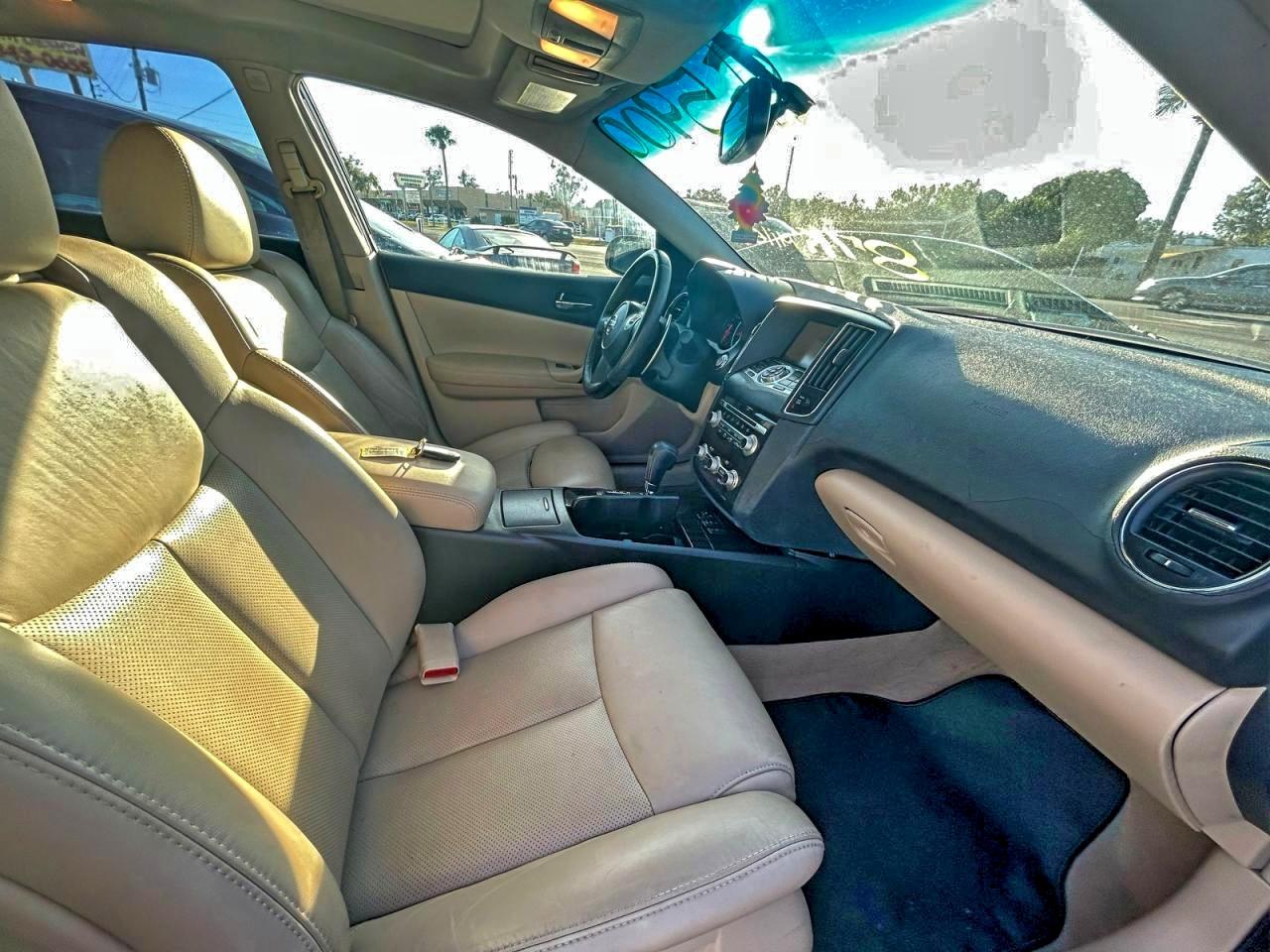 Nissan Maxima S Image 5