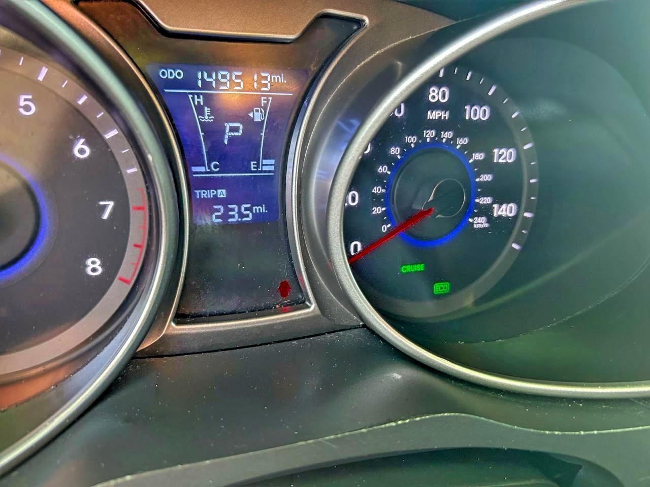 Hyundai VELOSTER Image 9