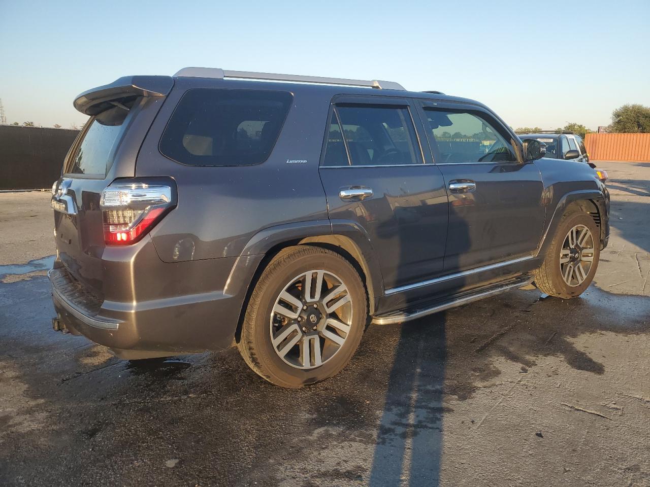 Toyota 4Runner Limited Image 3