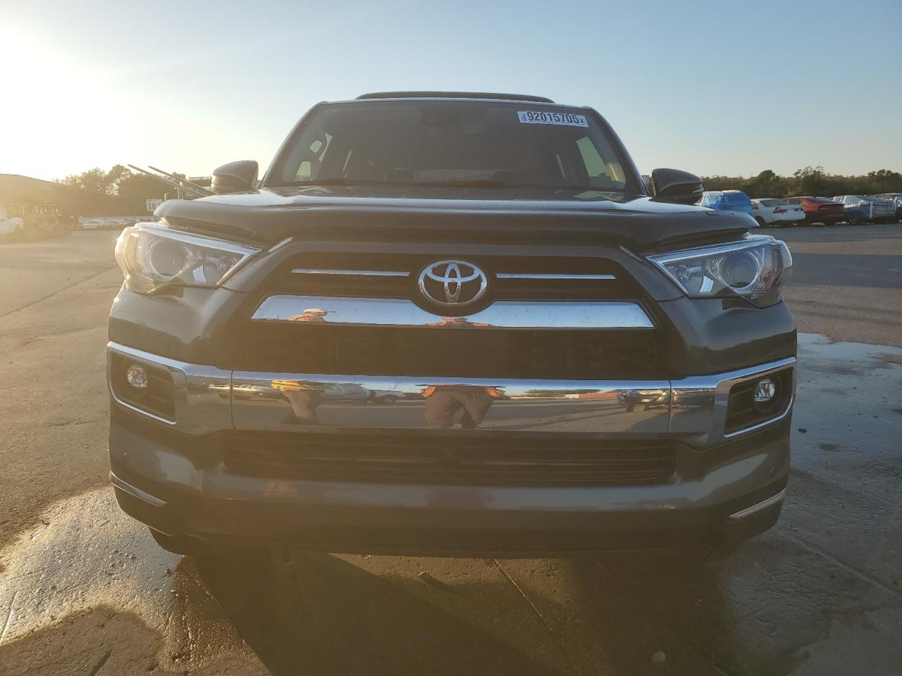 Toyota 4Runner Limited Image 14